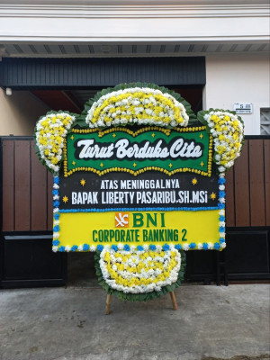 Papan Bunga Duka di Sewu