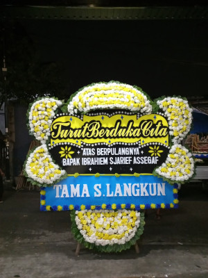 Papan Bunga Duka di Sewu